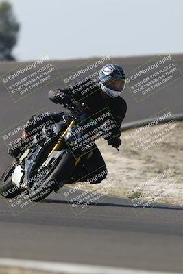 media/Nov-01-2025-TrackDaz (Sat) [[2b4d5192bc]]/C Group/1240pm (Turn 2 Outside)/